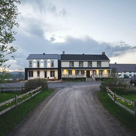 Les Ancetres Auberge & Restaurant St-Pierre-de-l'Île-d'Orléans 외부 사진
