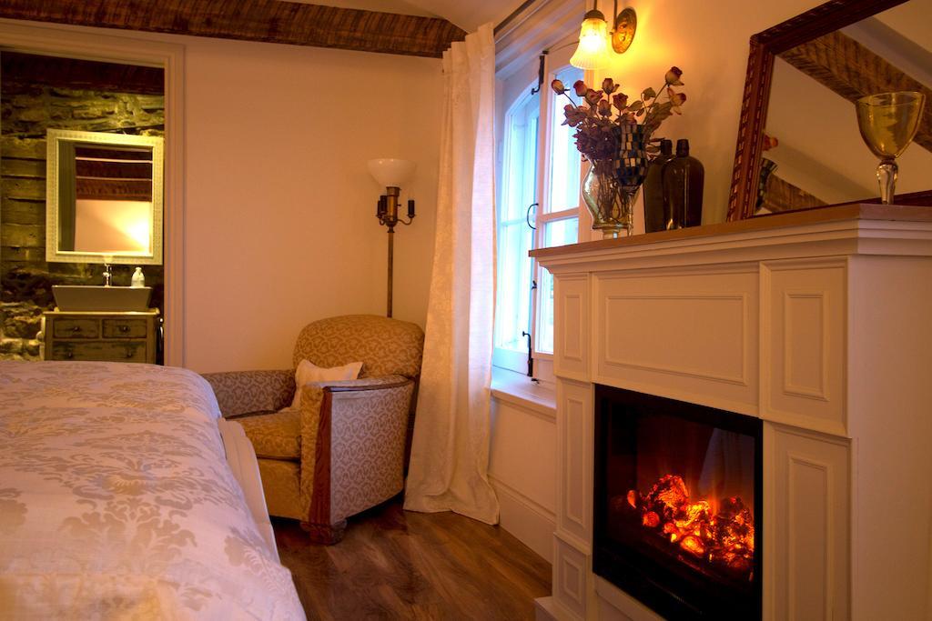 Les Ancetres Auberge & Restaurant St-Pierre-de-l'Île-d'Orléans 객실 사진
