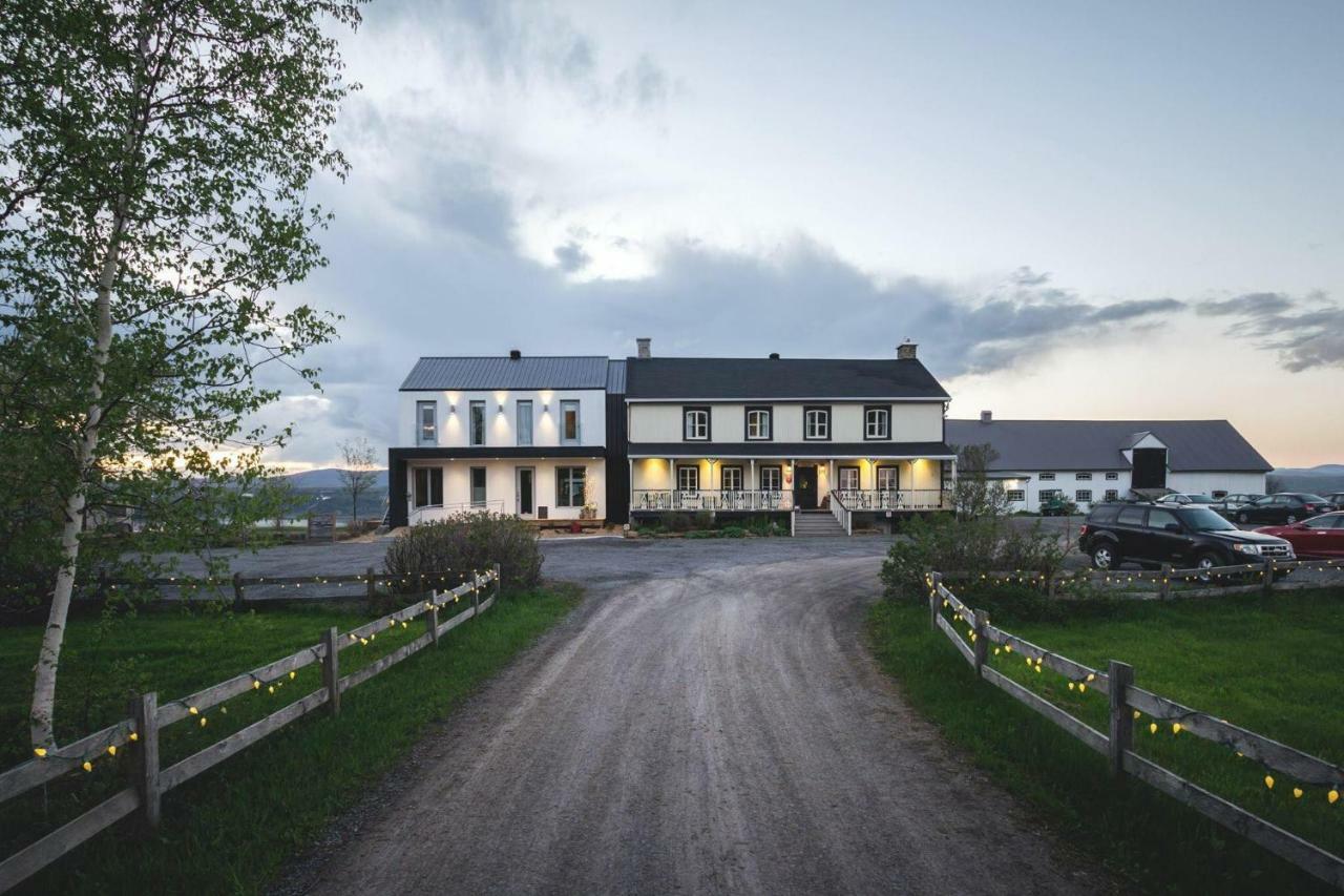 Les Ancetres Auberge & Restaurant St-Pierre-de-l'Île-d'Orléans 외부 사진
