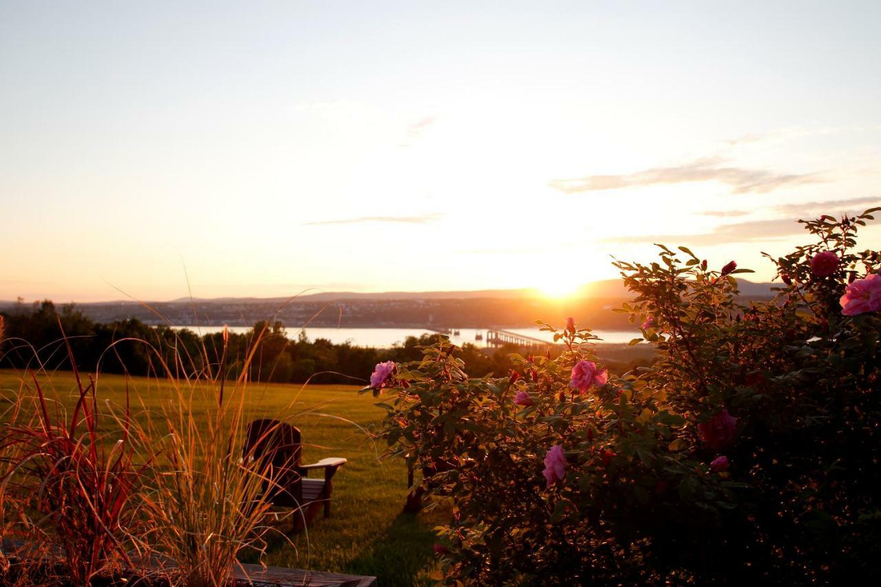 Les Ancetres Auberge & Restaurant St-Pierre-de-l'Île-d'Orléans 외부 사진