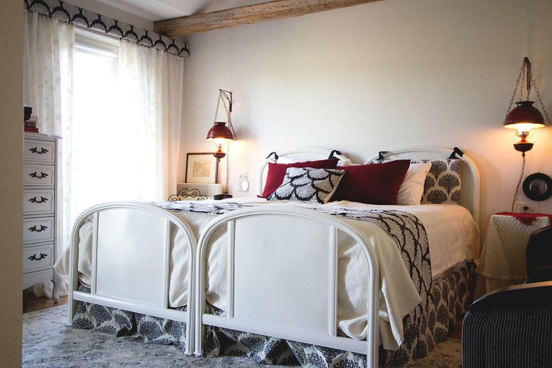 Les Ancetres Auberge & Restaurant St-Pierre-de-l'Île-d'Orléans 외부 사진